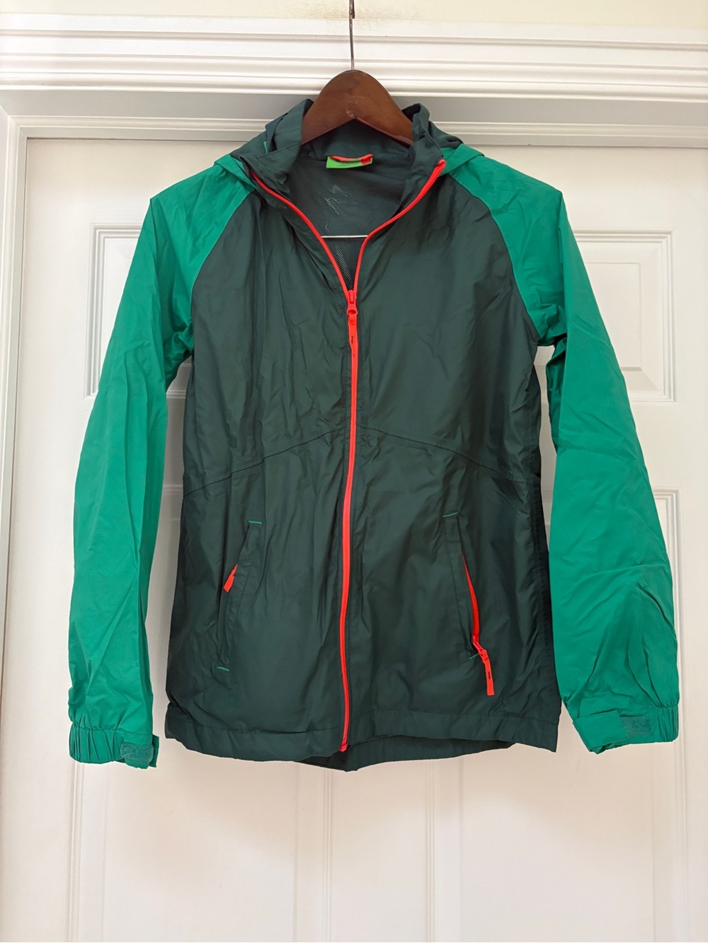 Kids Green Hooded Rain Jacket /windbreaker with Contrast Zipper boys 13 years